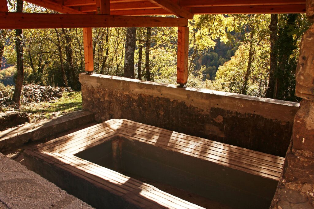 Escuaín, le balcon secret sur la vallée du Yaga Escuaín, el balcón secreto sobre el valle del Yaga