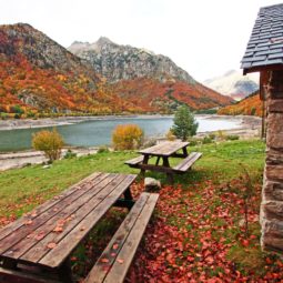 Paseo por el embalse de Baserca