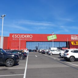 maxi supermercat escudero
