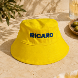 gorro y toalla Ricard