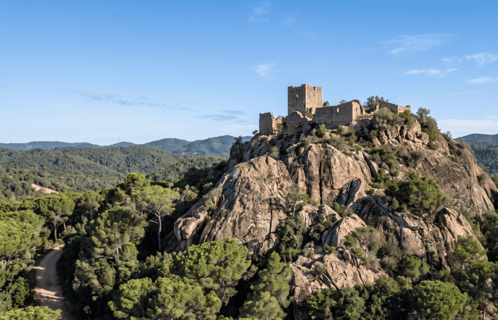 castillo solius, la toscana catalana
