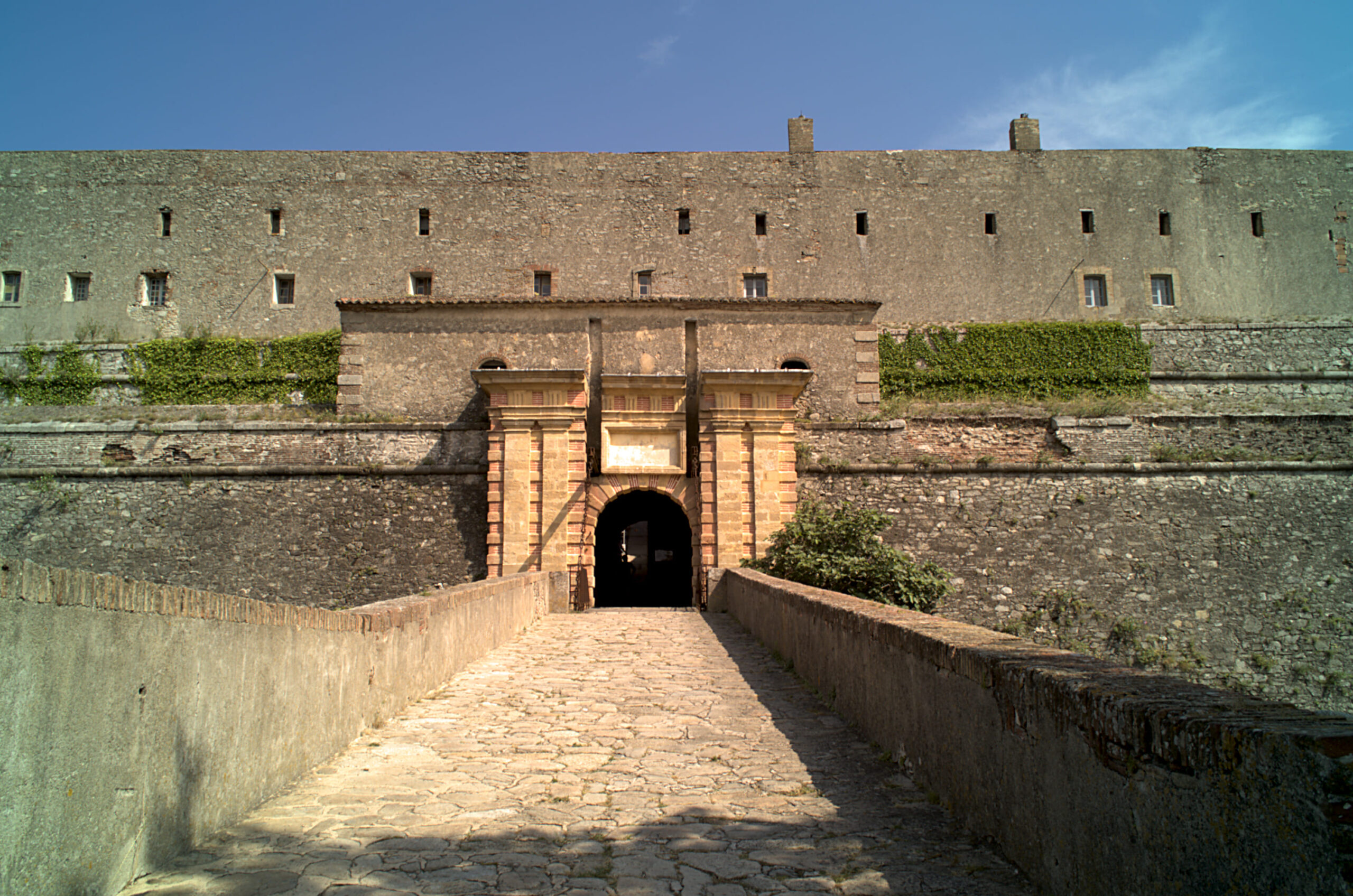 Castillo de Bellaguarda en El Pertús Castillo de Bellaguarda_El_Portús