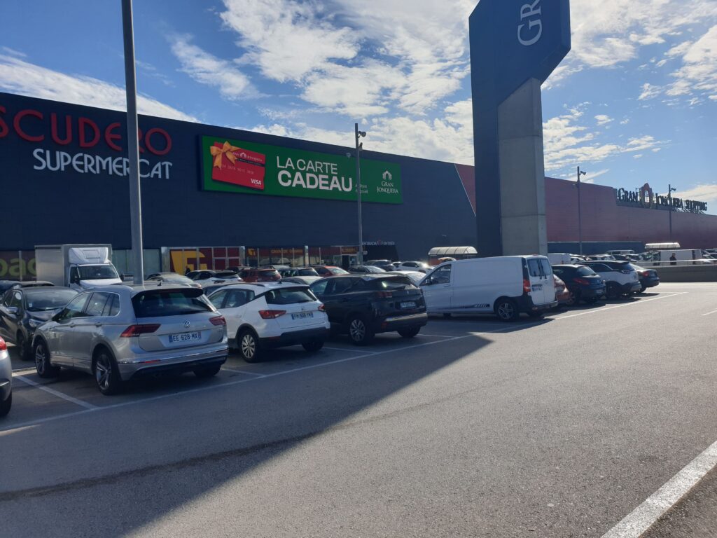 Gran Jonquera Outlet & Shopping