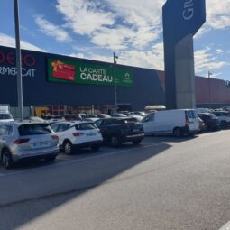 Gran Jonquera Outlet & Shopping