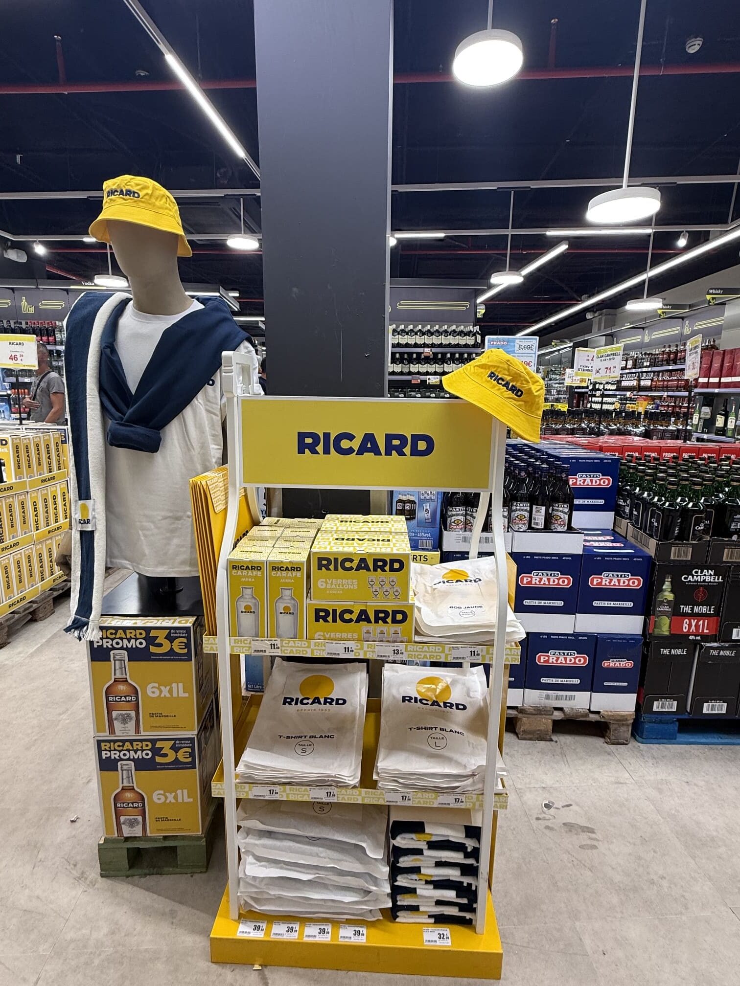 La nouvelle collection « Les Iconiques Ricard » arrive à la frontière Merchandising Ricard