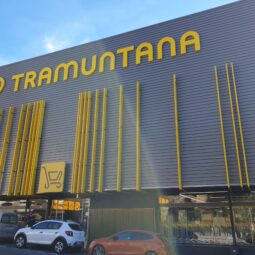 Supermercat La Tramuntana el portús
