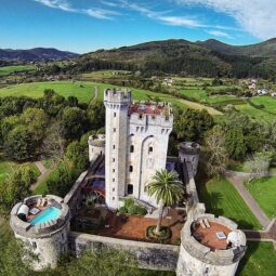 Los 2 castillos más emblemáticos del País Vasco
