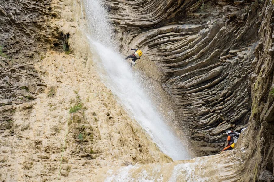 Adrenalina en Biescas Aventura