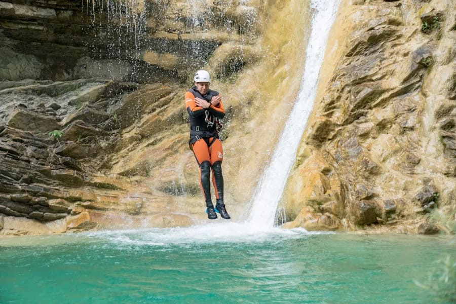 Adrenalina en Biescas Aventura