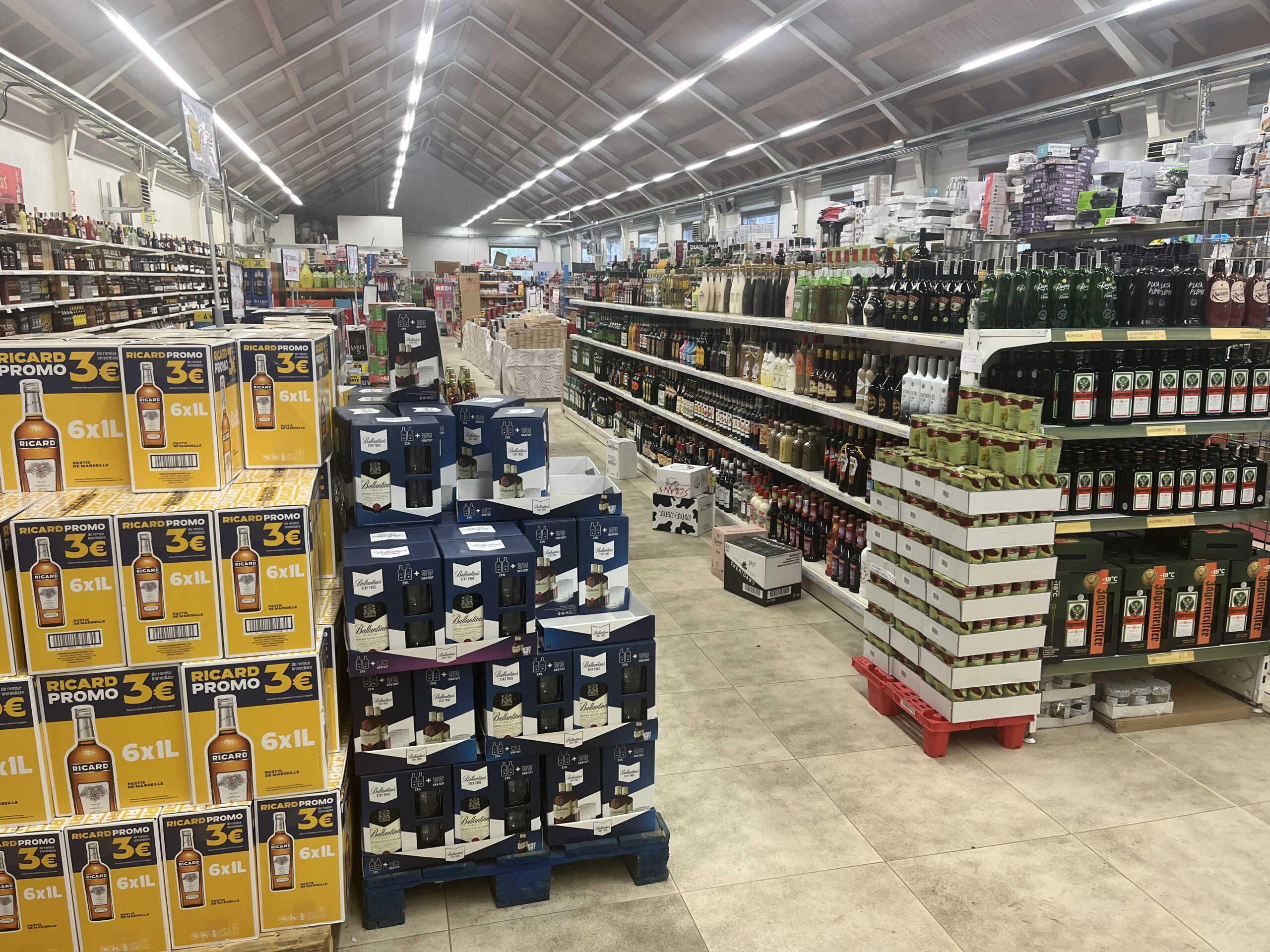 Grand-Supermarché Solans, Parzán grand-supermarché solans